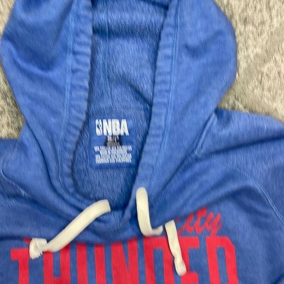 OKC Thunder team hooded sweatshirt hoodie with drawstring and kangaroo pocket - Picture 2 of 5